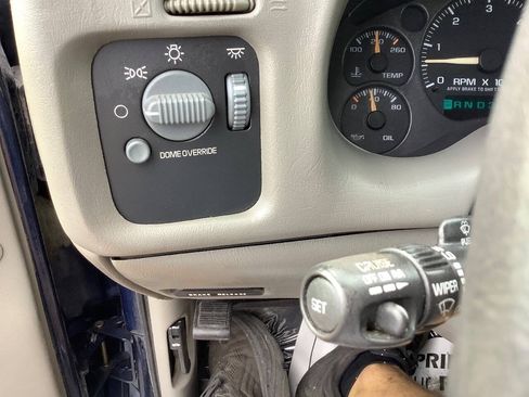 Used 2002 Chevrolet S10 Pickup 2WD Extended Cab w/ Preferred Equipment Group image 40