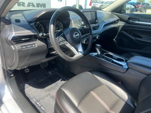 Used 2025 Nissan Altima 2.5 SR FWD image 32