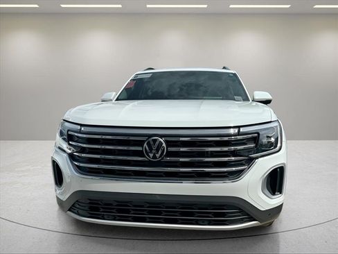 Used 2024 Volkswagen Atlas SE FWD image 2