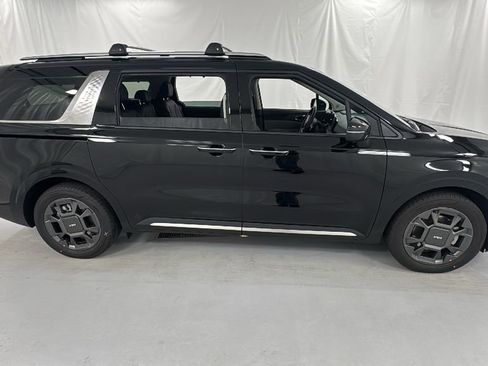 New 2026 Kia Carnival SX image 2