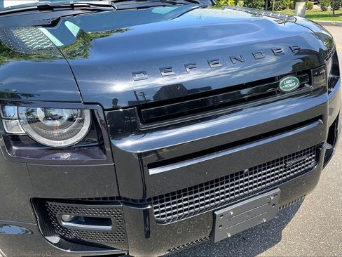 Used 2023 Land Rover Defender 130 X-Dynamic SE AWD/4WD image 6