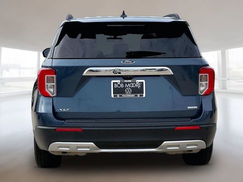 Used 2020 Ford Explorer XLT w/ Equipment Group 202A image 4