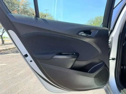 Used 2017 Chevrolet Cruze LT FWD image 29