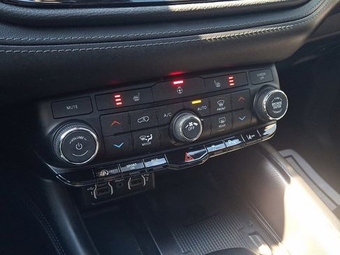 Certified 2022 Dodge Durango GT image 29