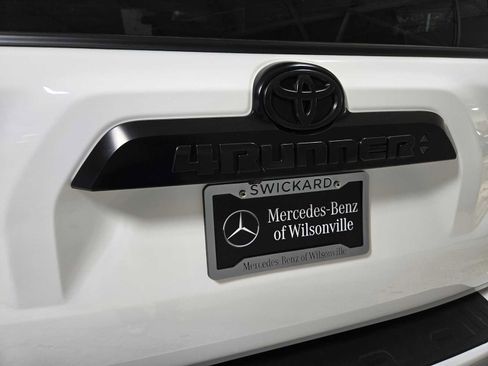 Used 2023 Toyota 4Runner TRD Off-Road Premium AWD/4WD image 14
