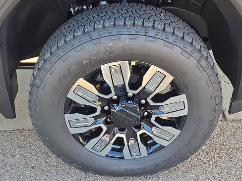 New 2026 GMC Sierra 2500 Denali w/ Denali Reserve Package image 7