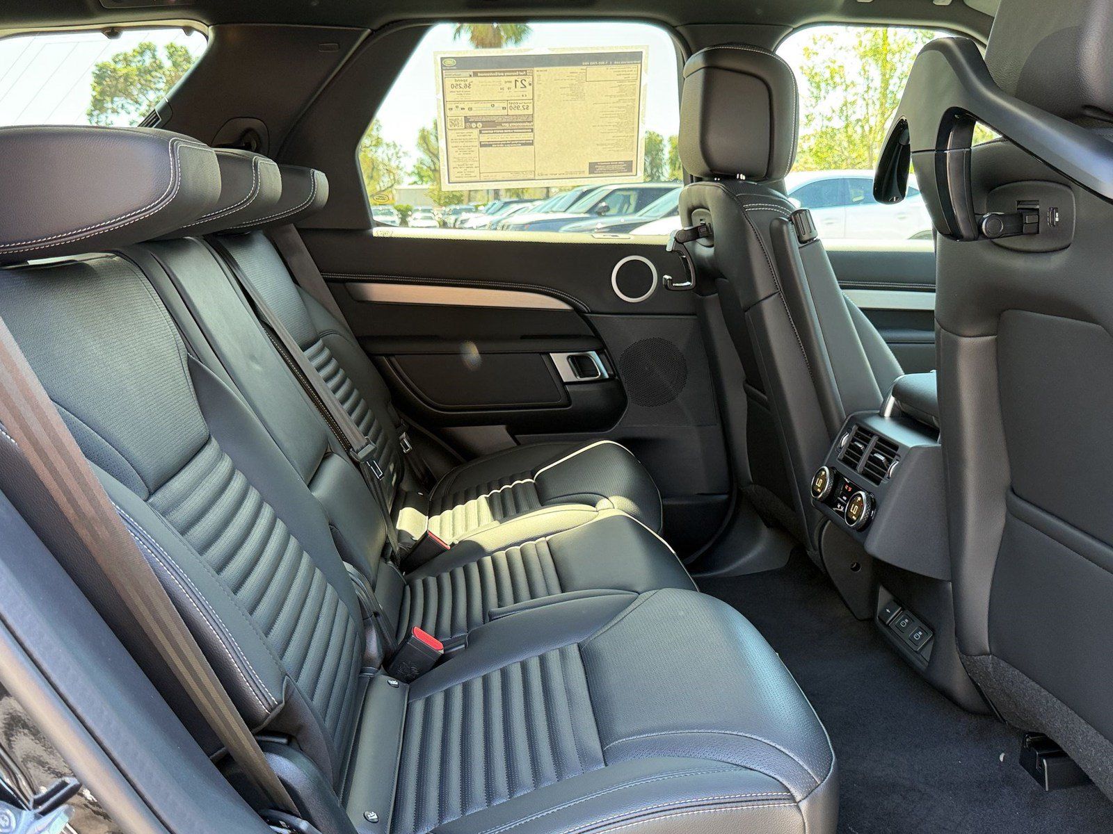 New 2026 Land Rover Discovery Dynamic SE AWD/4WD image 31