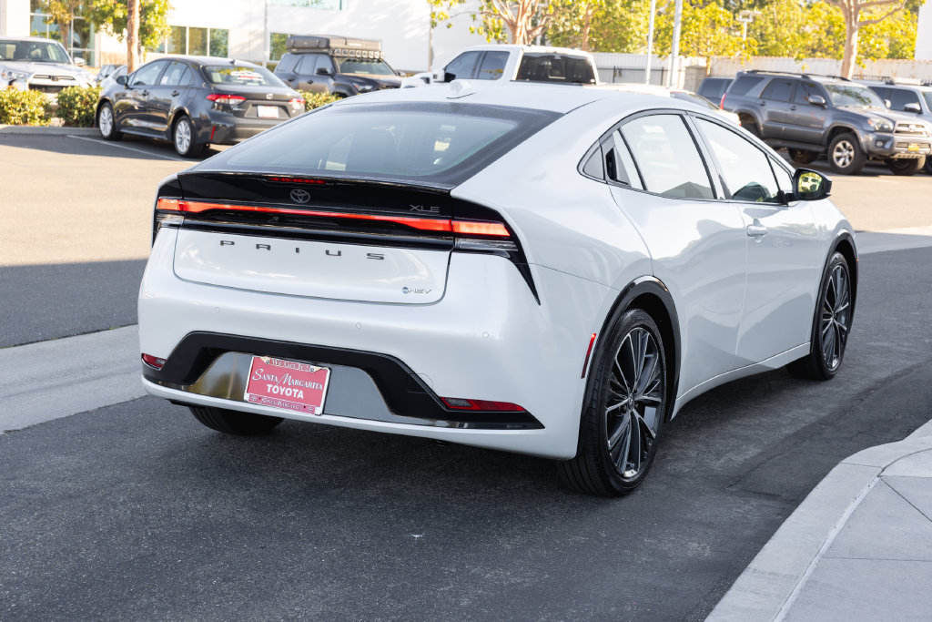 Certified 2024 Toyota Prius XLE FWD image 5