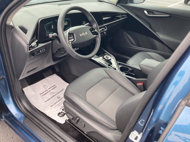 Used 2024 Kia Niro EX w/ EX Cold Weather Package FWD image 16