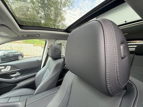 Used 2026 Mercedes-Benz GLS 450 4MATIC image 19