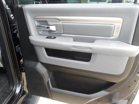 Used 2019 RAM 1500 Classic SLT RWD image 7