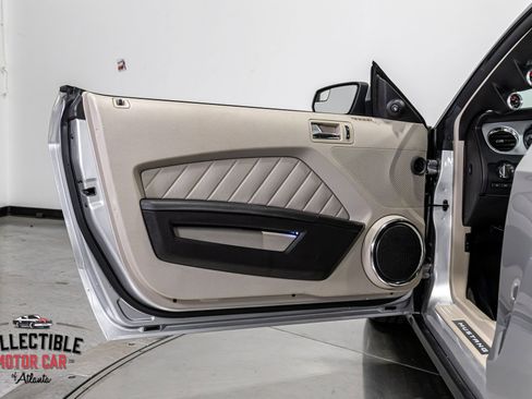 Used 2011 Ford Mustang GT Premium image 65