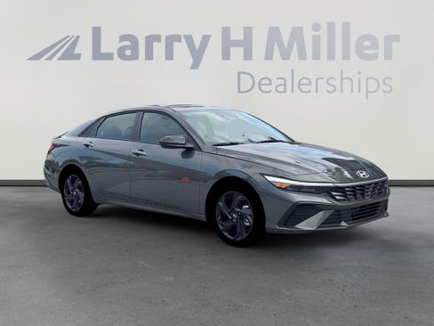 New 2026 Hyundai Elantra SEL Sport FWD image 10