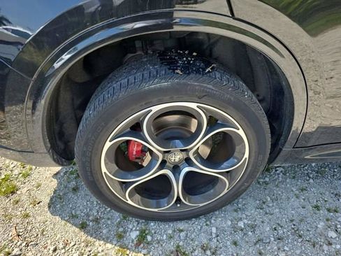 Used 2022 Alfa Romeo Stelvio Veloce image 22