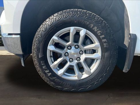 Used 2023 Chevrolet Silverado 1500 LT AWD/4WD image 33