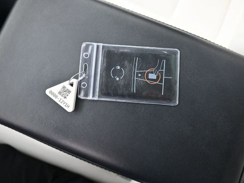 Used 2023 Tesla Model 3 Standard Range image 19