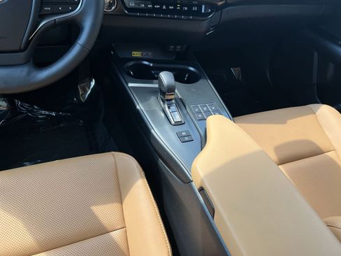 Used 2025 Lexus UX 300h AWD w/ Cold Area Package image 22