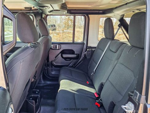 Used 2019 Jeep Wrangler Unlimited Sport S image 25