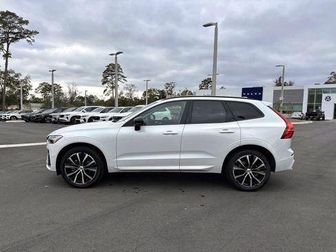 Certified 2025 Volvo XC60 B5 Plus image 2
