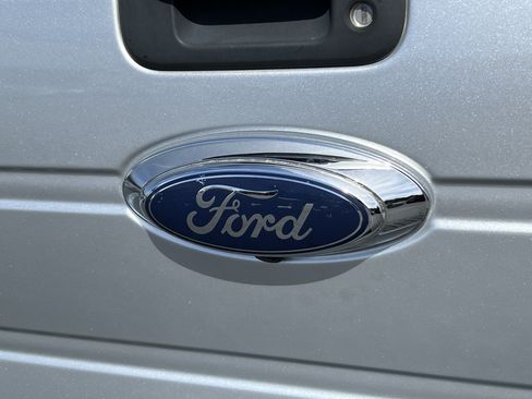 Used 2014 Ford F150 XLT w/ Equipment Group 302A Luxury AWD/4WD image 8