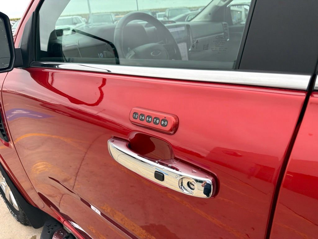 Used 2024 Ford Ranger Lariat w/ FX4 Off-Road Package AWD/4WD image 13