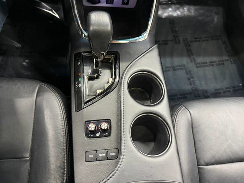 Used 2018 Toyota Avalon XLE Premium FWD image 33