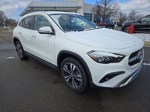 Used 2025 Mercedes-Benz GLA 250 4MATIC image 8