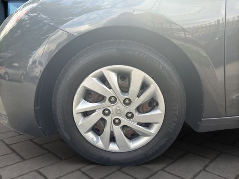 Used 2020 Hyundai Elantra SE image 22