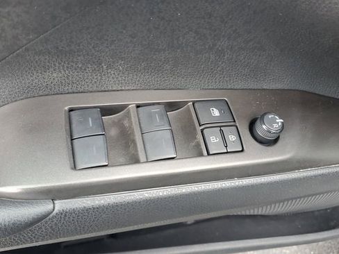 Used 2024 Toyota Camry SE image 14