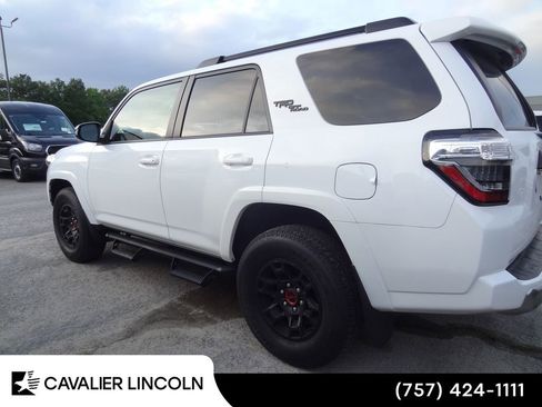 Used 2023 Toyota 4Runner TRD Off-Road Premium w/ Off Road Premium Plus Package AWD/4WD image 4