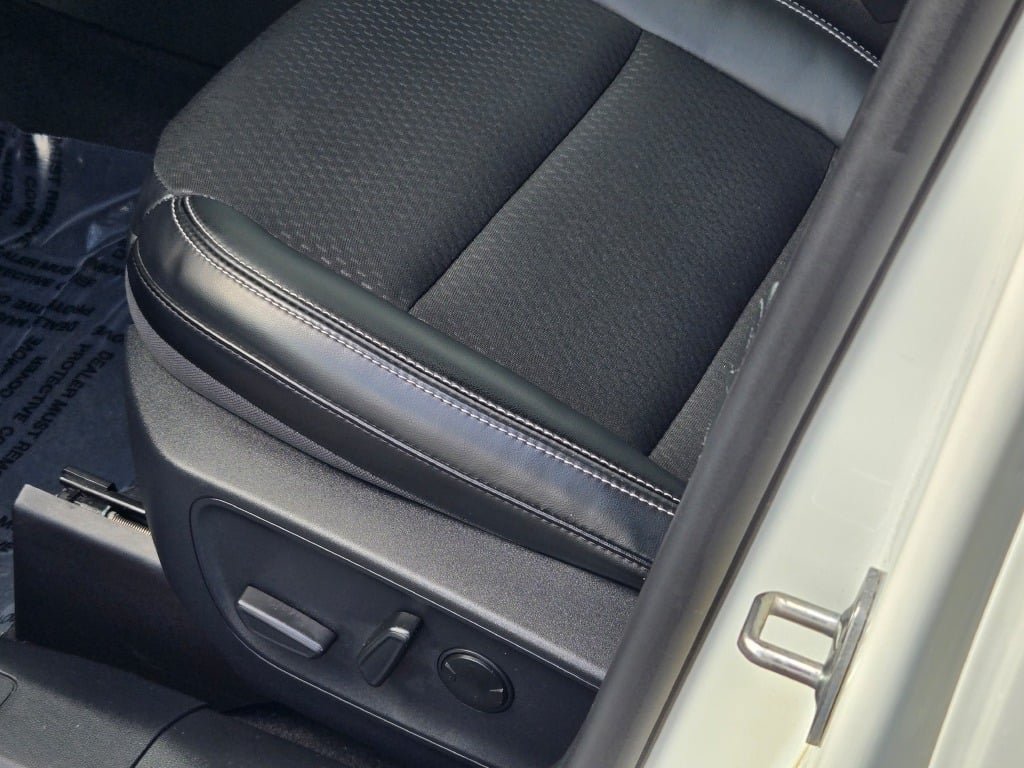 Certified 2025 Ford Escape SE FWD image 22