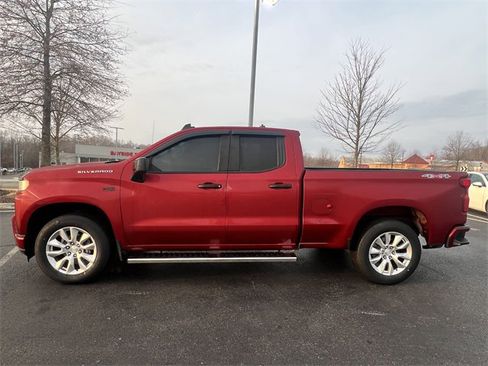 Used 2020 Chevrolet Silverado 1500 Custom w/ Custom Value Package image 17
