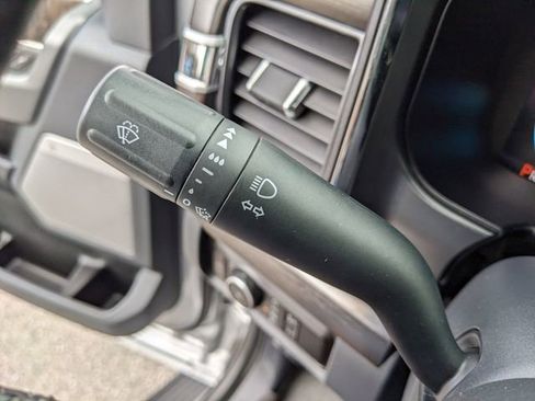 Used 2023 Ford F250 Lariat w/ Chrome Package image 27