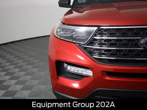 Used 2024 Ford Explorer XLT w/ Equipment Group 202A AWD/4WD image 21