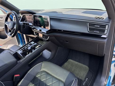 Used 2024 Volkswagen Atlas Cross Sport SEL Premium R-Line image 50