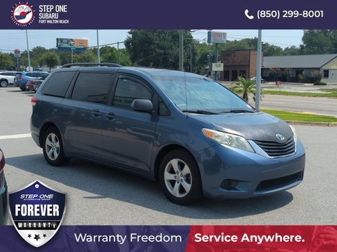 Used 2014 Toyota Sienna LE FWD image 9