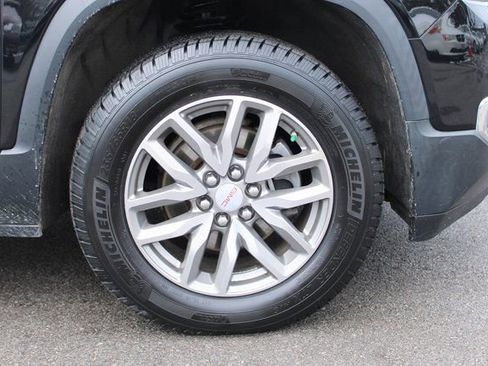 Used 2017 GMC Acadia SLE image 36