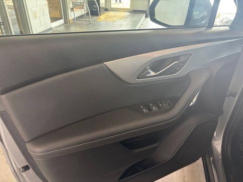 Used 2025 Chevrolet Blazer LT FWD image 18