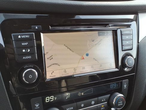 Used 2020 Nissan Rogue Sport SL image 18