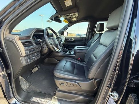 Used 2024 Chevrolet Suburban Z71 w/ Luxury Package image 16