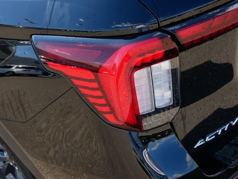 Used 2026 Ford Explorer Active w/ Active Comfort Package AWD/4WD image 17