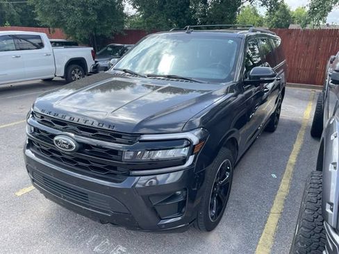 Used 2023 Ford Expedition Max Limited AWD/4WD image 2