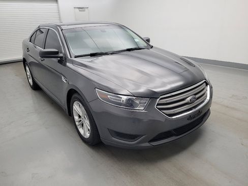 Used 2018 Ford Taurus SE FWD image 13