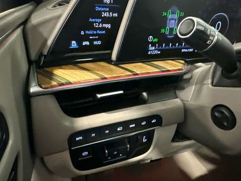 Used 2022 Cadillac Escalade ESV Sport Platinum image 22