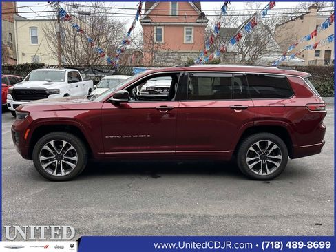Used 2021 Jeep Grand Cherokee L Overland w/ Luxury Tech Group IV image 7