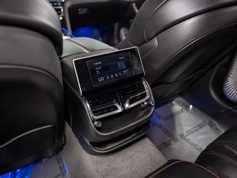 Used 2023 Bentley Flying Spur Azure image 41