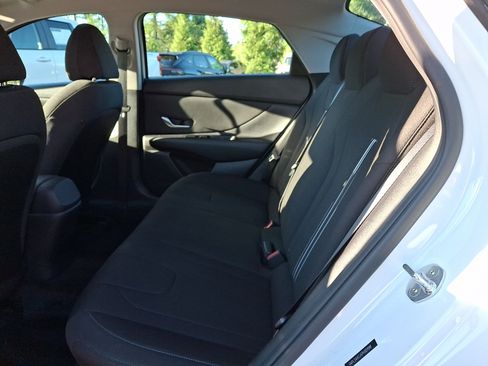 Used 2023 Hyundai Elantra SEL w/ Convenience Package FWD image 10