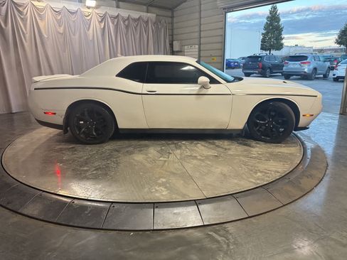 Used 2018 Dodge Challenger SXT Plus image 3