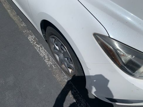 Used 2016 MAZDA MAZDA3 i Sport FWD image 5