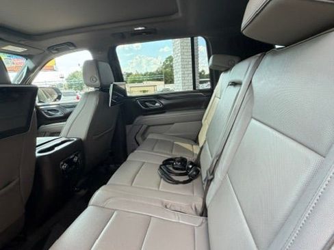 Used 2023 GMC Yukon XL SLT w/ SLT Luxury Package RWD image 15